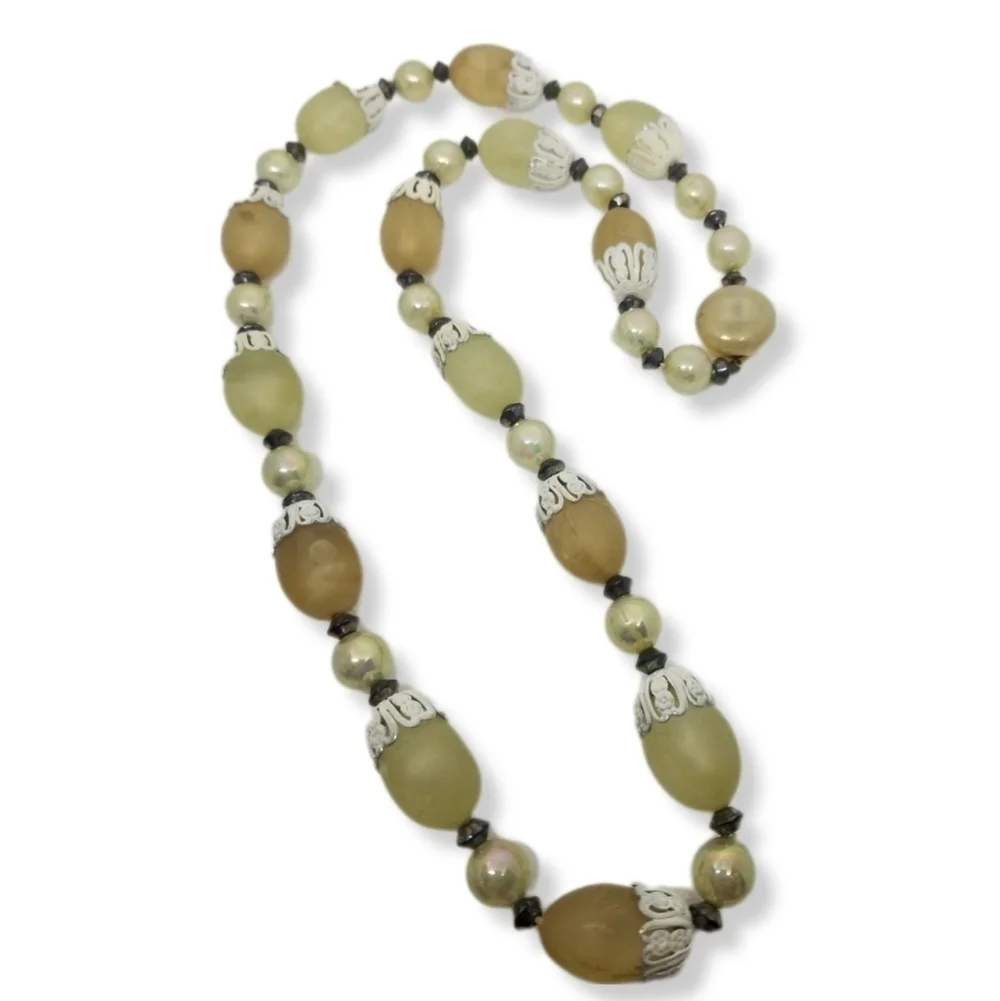 VINTAGE 1950s JAPAN MADE PASTEL COLOR FROSTED ACRYLIC BEAD STATEMENT NECKLACE